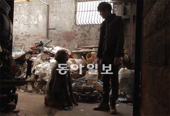 김기덕 감독의 진화한 내면이 보이는 영화 ‘피에타’. 뉴 제공