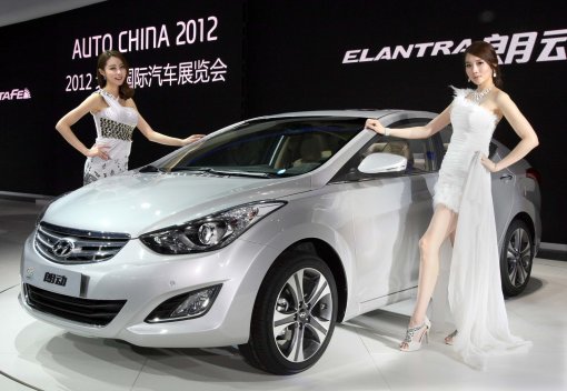 지난 4월 23일 중국 북경에서 열린 '2012 오토차이나'에서 현대자동차가 신형 위에둥(아반떼)'을 출시했다. 현대차 제공