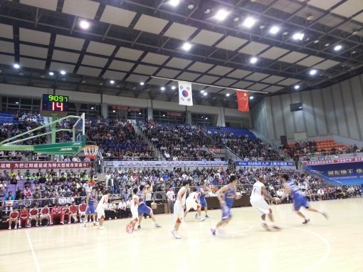 오리온스가 19일 중국 랴오닝성 랴오양체육관에서 중국프로농구 1부리그 랴오닝 지에바오 헌터스와 친선경기를 펼치고 있다. 랴오양(중국)｜이경호 기자