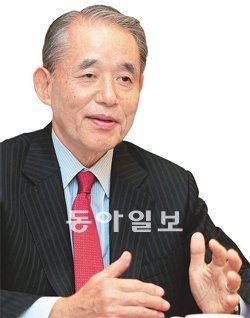 하세가와 다케다제약 회장은 ‘기회는 준비된 자에게 주어진다’는 프랑스의 미생물학자 파스퇴르의 격언을 좋아한다고 했다. 그는 “기술적 장벽을 넘어서야 하는 제약업계에 주는 답이자 회사가 바라는 인재상을 동시에 나타내는 말”이라고 설명했다. 한국다케다제약 제공