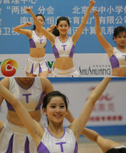 최근 인터넷상에서 ‘겨드랑이 털의 비밀’유머가 유행하면서, 중국의 밀크티녀가 새삼 주목을 받고 있다.