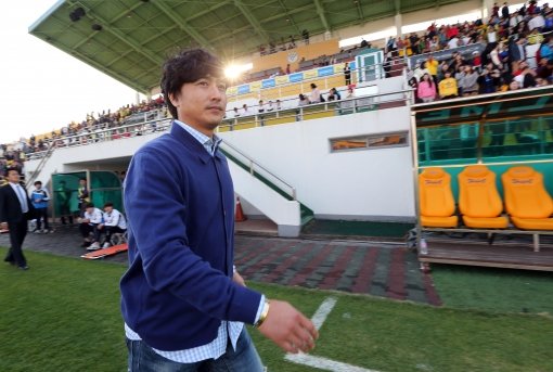 지난 전남-인천 전을 찾은 안정환.