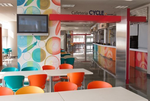 다양한 메뉴를 즐길 수 있는 스피돔 푸드코트. 사진제공｜국민체육진흥공단