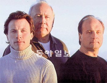 음악 명문가 예르비 가문의 삼부자 지휘자가 내년에 줄줄이 내한한다. 왼쪽부터 막내 크리스티안, 아버지 네메, 장남 파보 예르비. 동아일보DB