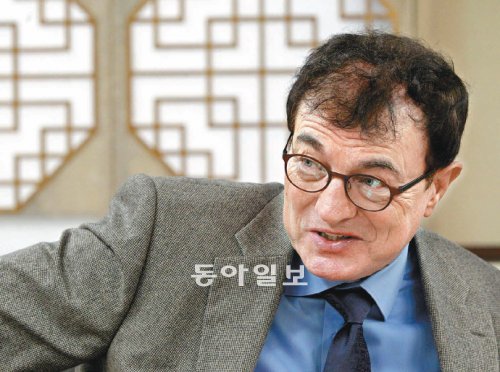 이참 사장은 한국 사람과 독일 사람은 세 가지가 비슷하다고 했다. 정이 많고, 애국심이 유별나며, 무한한 자신감을 가졌단다. 자신이 한국에 깊이 빠져버린 데에는 분명 그런 이유도 있을 거라고 했다. 박경모 전문기자 momo@donga.com