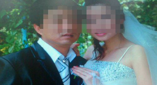 A 씨가 베트남에서 현지 여성과 결혼한 후 찍은 사진. 그러나 신부는 끝내 한국에 오지 않았고, A 씨는 이혼소송을 준비하고 있다.