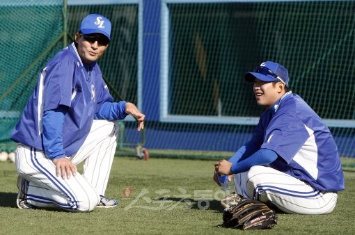 김현욱 코치(왼쪽). 스포츠동아DB