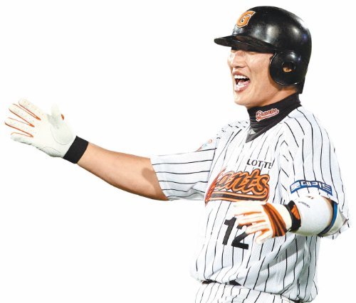 “대박이야!” 김주찬이 프로야구 자유계약선수(FA) 시장에서 잭팟을 터뜨렸다. 2001년부터 올 시즌까지 롯데에서 뛰었던 김주찬은 내년부터 4년간 최대 50억 원의 몸값을 받는 조건으로 KIA에 새 둥지를 튼다. 동아일보DB