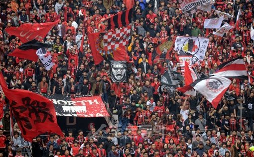 FC서울이 21일 제주와 K리그 41라운드 홈경기에서 ‘퍼펙트 우승’에 도전한다. 개인 타이틀 석권은 물론 최다 승점 및 최소 파울, 최다 관중 동원이 가능하다. 4일 수원과 슈퍼매치 당시 관중석을 가득 채운 서울 서포터. 스포츠동아DB