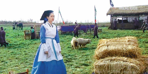 드라마 ‘마의’에 나오는 말, 양, 돼지 등 각종 가축을 기르는 목장은 경기 안성시 농협 안성팜랜드 내 ‘미루힐’에 세트를 지어 촬영했다. MBC TV 화면 촬영