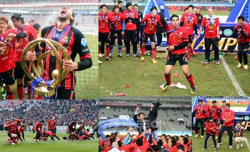 환희의 여운은 길었다. 데얀은 우승 트로피를 든 채 샴페인 세례를 받았고, 몰리나는 말춤으로 분위기를 돋웠다. 최태욱도 가족과 함께 말춤을 췄다. 서울 선수들은 슬라이딩 세리머니를 한 뒤 최용수 감독을 헹가래치고 있다. 상암｜김민성 기자 marineboy@donga.com 트위터 marine007