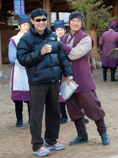 이병훈 PD(왼쪽)와 조승우