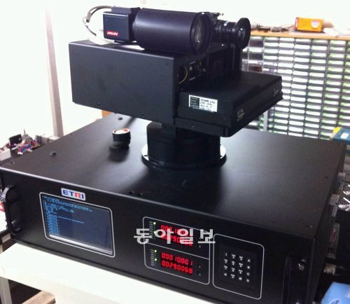 한국전자통신연구원(ETRI)이 개발한 ‘실시간 3차원 통합 레이저 레이더 영상시스템’ 시제품. ETRI 제공