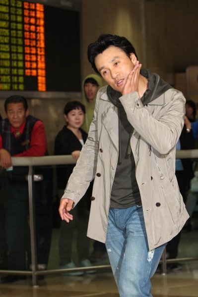 ‘국민타자’의 겨울은 분주하기만 하다. 이승엽은 지인들의 결혼식에 꼬박꼬박 참석하면서도, 웨이트트레이닝을 거르지 않고 있다. 사진제공｜스포츠코리아