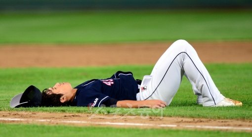 두산 이용찬은 첫 풀타임 선발로 도전한 올해 10승으로 제몫을 해냈다. 이제 내년 목표는 15승이다. 모든 면에서 향상된 성적을 올리기 위해, 요즘 몸만들기에 여념이 없다.스포츠동아DB