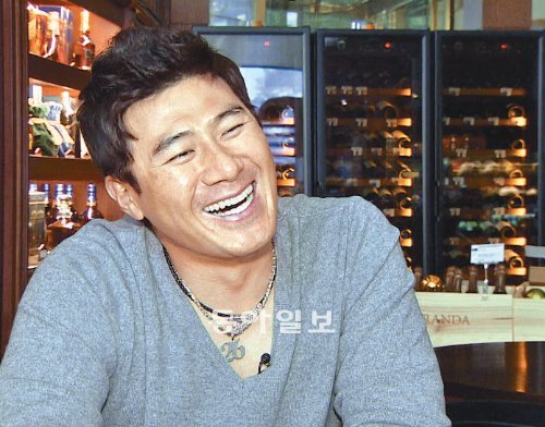 KIA 투수 서재응은 올 시즌 2번의 완봉승을 거두며 맹활약했지만 아홉수(9승 8패)를 넘지 못했다. 팀도 포스트시즌 진출에 실패했다. 그는 “내년에는 한국시리즈 우승을 9번 차지한 해태의 호랑이 정신을 되살려 다승왕과 팀의 우승까지 거머쥐겠다”며 활짝 웃었다. 채널A 제공