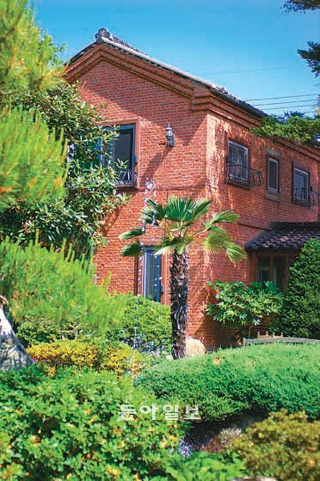 1910년대 전남 나주 영산강 유역에 세워진 동양척식주식회사 영산포출장소 문서고. 붉은 벽돌로 지은 이 건물은 내년 초 갤러리로 새 단장을 해 개장할 예정이다. 영산나루 제공