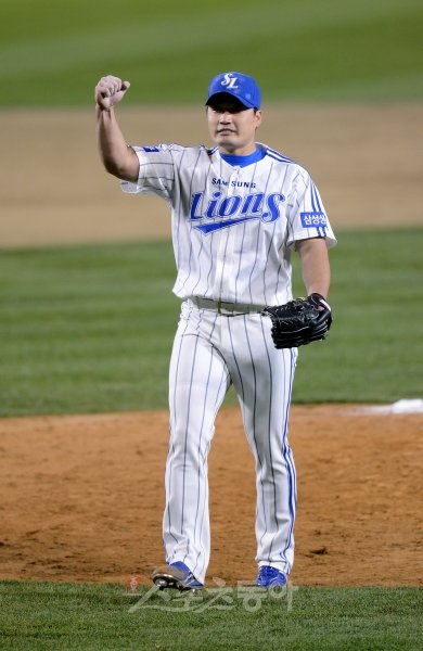 삼성 오승환이 2013시즌 투수 최고 연봉에 도전한다. 마무리 투수로서 투수 연봉킹에 오를지 귀추가 주목된다. 스포츠동아DB