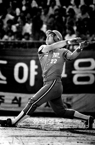 1985년 통합우승을 이룬 삼성은 김시진, 이만수, 장효조를 두고 시즌 MVP에 대한 교통정리를 못했다. 해태 김성한이 어부지리를 얻었다. 사진은 삼성 선수 시절의 이만수 SK 감독. 스포츠동아DB