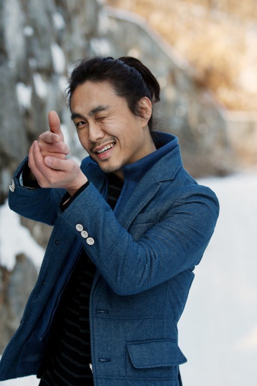 MBC 수목드라마 ‘보고싶다’에서 ‘럭셔리 주형사’로 열연 중인 배우 오정세. 스크린에 이어 안방극장을 점령한 그는 “나만의 
색깔을 입힌 연기를 하고 싶다”고 말했다. 사진제공｜이김프로덕션