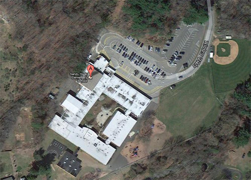 사건이 일어난 美코네티컷 주의 샌디훅 초등학교. 구글지도 화면 촬영