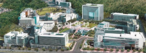 가천대 글로벌캠퍼스 전경. 가운데 사각형의 큰 건물은 2014년 완공 예정인 ‘가천관’. 가천대 제공