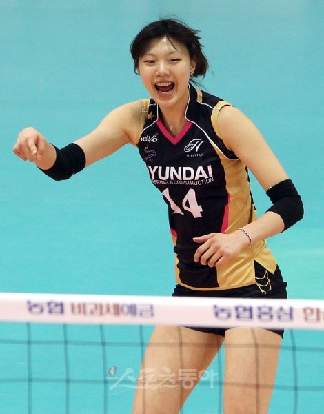 현대건설 센터 양효진은 4년 연속 블로킹상을 꿈꾸고 있다. 특히 세트당 1개 이상의 블로킹을 기록하겟다는 다부진 각오다. 스포츠동아DB
