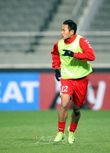 북한 공격수 정대세의 마음은 수원으로 기울었다. 정대세는 대전 측에 연락을 취해 수원에 못 가면 쾰른에 남겠다는 의지를 전한 것으로 확인됐다. 스포츠동아DB