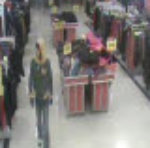 21일 오후 경기 안산시 고잔동의 한 대형마트에서 폐쇄회로(CC)TV에 찍힌 탈주범 노영대 씨(32). 경기 일산경찰서 제공