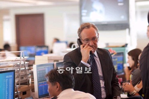 미국 경제위기의 내밀한 속내를 파고든 ‘마진 콜: 24시간, 조작된 진실’. 조이앤컨텐츠그룹 제공