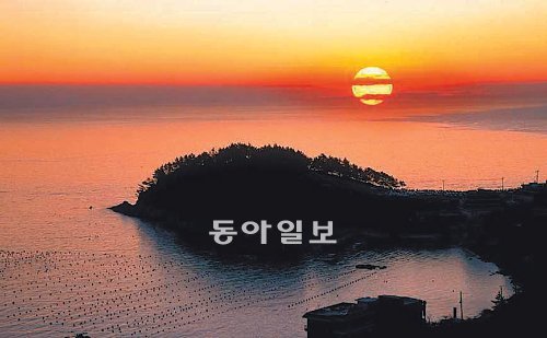 전남 여수 항일함에서 본 해돋이 장면. 동아일보DB