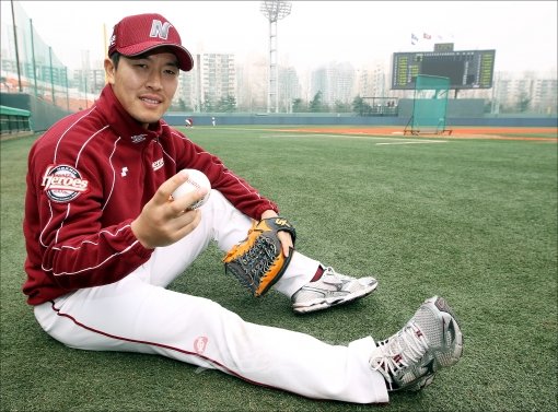 스스로 만족할 수 있는 볼을 던지고 싶다는 넥센 김병현. 그는 2013시즌이 한국무대 복귀 후 ‘제대로 된’ 첫 해가 되기를 바라고 있다. 스포츠동아DB