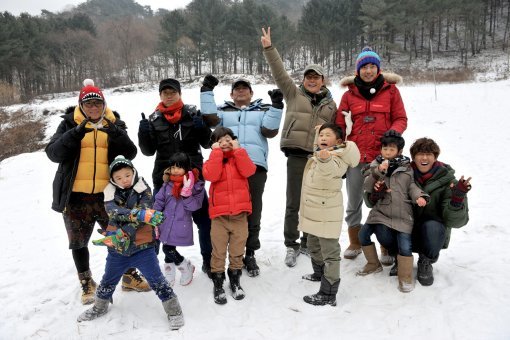 아빠와 아이의 솔직담백한 여행담으로 시청자는 물론 광고계의 호기심을 끌고 있는 MBC ‘일밤-아빠 어디가’의 한 장면. 사진제공｜MBC