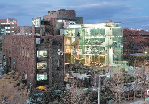 ‘한국 최고의 현대건축’ 1위로 뽑힌 공간 사옥. 건축가 김수근의 대표작이다. SPACE 제공