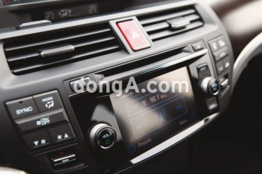 레인워치, 터치스크린 오디오 등 다양한 편의 및 안전장치를 제공한다.