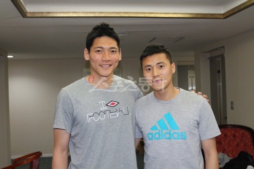 상주상무 입대동기 김형일(왼쪽)과 백지훈은 서귀포에서 진행된 스포츠동아와 인터뷰에서  올 시즌 부활을 다짐했다. 서귀포｜남장현 기자 yoshike3@donga.com 트위터 @yoshike3