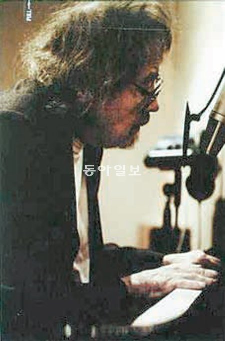 41년 만의 신작 ‘라이프 이스 피플’을 녹음 중인 영국 가수 빌 페이.