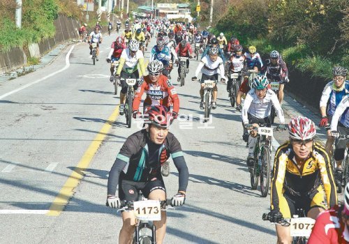 대표적인 미군 도시인 경기 동두천시는 아파트 6000가구 규모의 송내 지구가 조성되면서 서울로 출퇴근하는 30, 40대 직장인이 많이 유입됐다. 이들은 젊은층답게 주말에 산악자전거 등 다양한 레포츠를 많이 즐긴다. 동두천시 제공