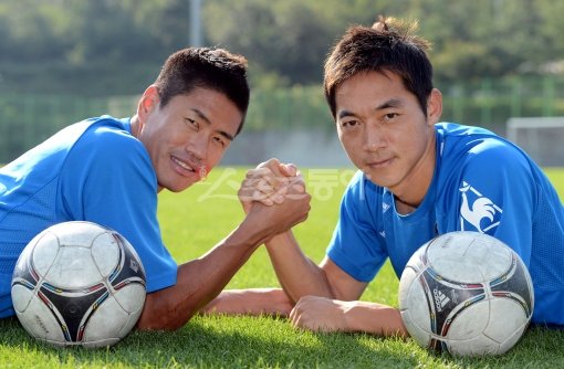 인천 유나이티드의 베테랑 설기현(왼쪽)과 김남일은 30대의 나이에도 후배들보다 더 강한 체력을 과시하고 있다. 스포츠동아DB