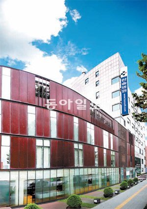 대장항문 전문병원인 한솔병원 전경. 한솔병원 제공