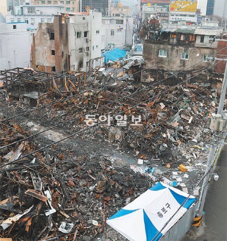 2월 18일 발생한 화재로 인사동 255번지 일대가 잿더미로 변했다. 장승윤 기자 tomato99@donga.com
