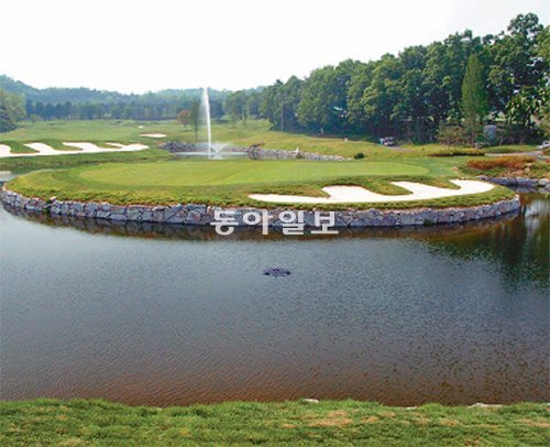 경기 여주 빅토리아골프클럽이 내놓은 선불할인카드를 구입한 골퍼들은 회원제 골프장 못지않은 훌륭한 코스에서 저렴하게 골프를 즐길 수 있다. 빅토리아골프클럽 제공