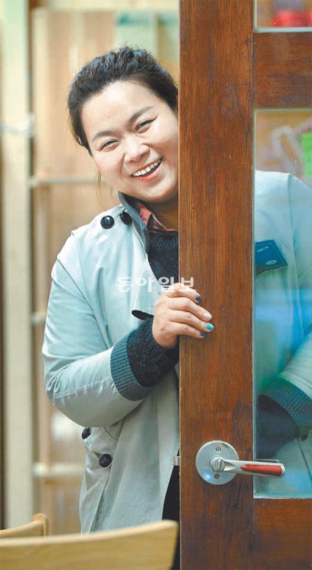 대형 마트 최초로 가구 디자이너로 채용된 이마트의 신성희 씨는 “가구 전문 업체에서의 경험을 바탕으로 가격이 싸면서 디자인도 예쁜 가구를 만들겠다”고 말했다. 이마트 제공