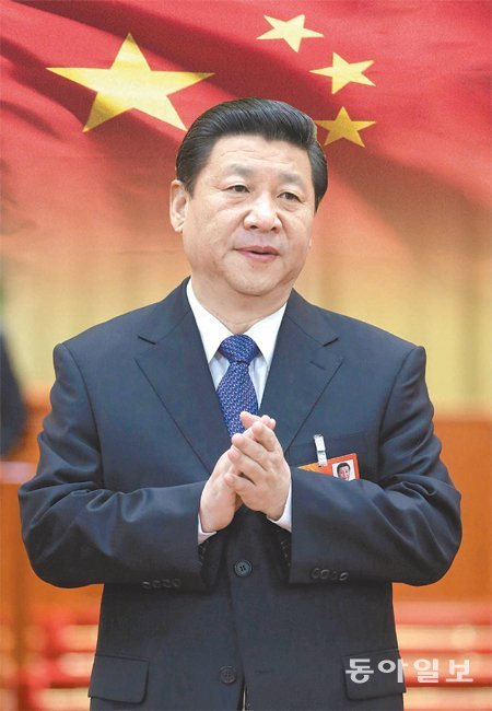 시진핑 중국 국가주석을 모델로 한 장편소설 ‘샛별’은 작은 지방 현에서 근무하던 30대 초반 젊은 시진핑의 정치개혁과 위기를 상세히 그렸다. 동아일보DB
