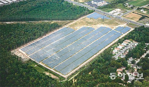 지난해 4월 OCI솔라파워가 미국 뉴저지 주에 건설한 3MW 규모의 태양광발전소. OCI는 2011년 미국에 자회사 OCI솔라파워를 설립하며 해외 태양광 시장 공략에 적극적으로 뛰어들었다. OCI 제공