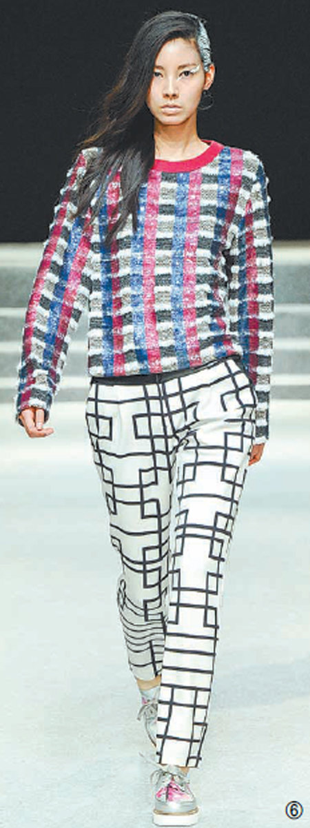 이상봉 디자이너의 문창살 격자무늬 스웨터.