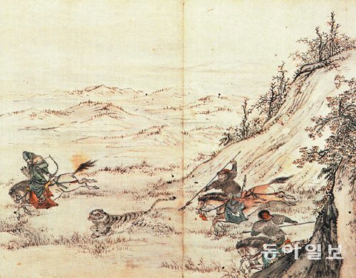 조선 후기 화가 이인문(1745∼1821)이 그린 ‘수렵도’에는 호랑이를 사냥하는 모습이 담겼다. 국립중앙박물관 제공