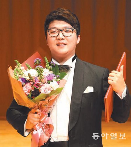 진실한 감정을 담은 노래로 ‘LG와 함께하는 제9회 서울국제음악콩쿠르’에서 우승을 거둔 테너 김범진 씨.
