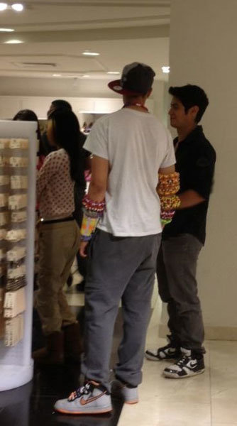 팔찌 유행 따라잡기