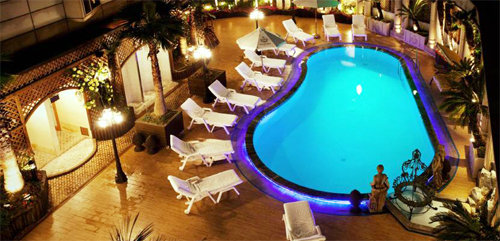 임피리얼팰리스 서울의 수영장.